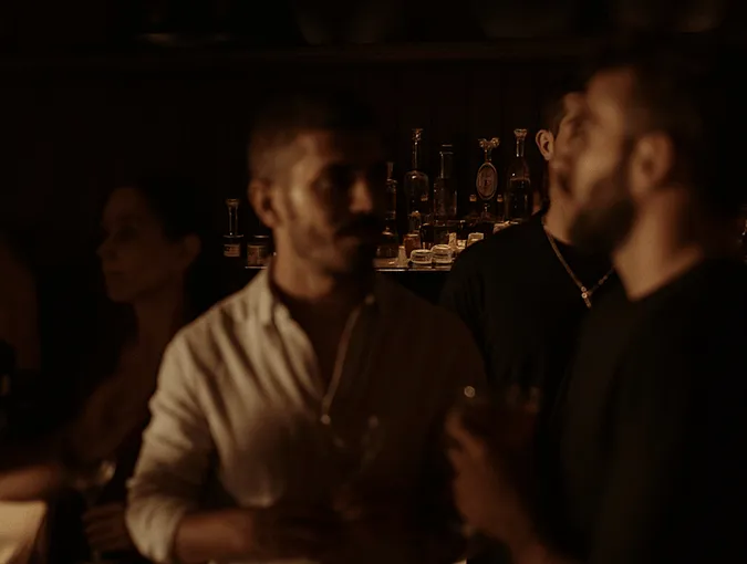 Guests enjoying drinks at the Óris bar